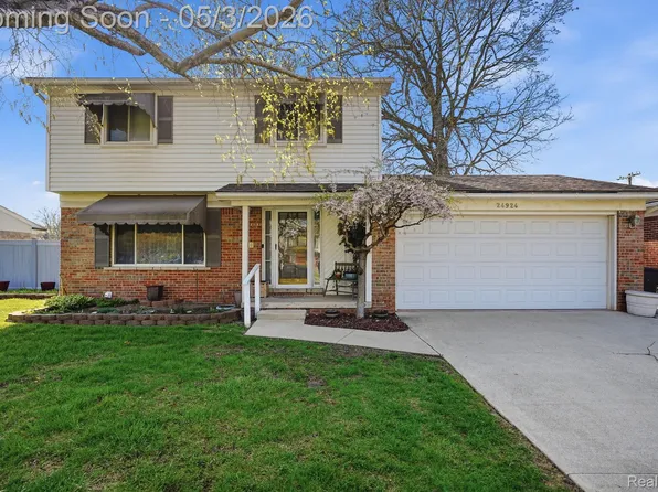 24924 W Magdalena St, Harrison Township, MI 48045