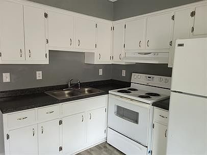 2nd image of 812 W 27th St #11308077