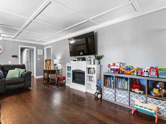 4th image of 370 Morgan Johnston Cir NE