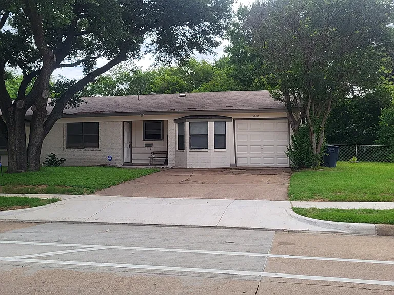 5604 Oak Grove Rd — Photo 1