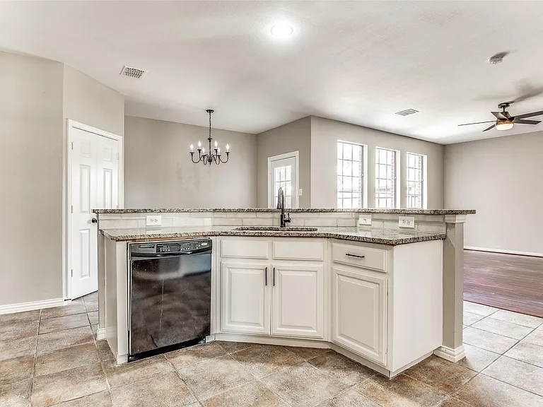 15704 Grove Crest Dr — Photo 9