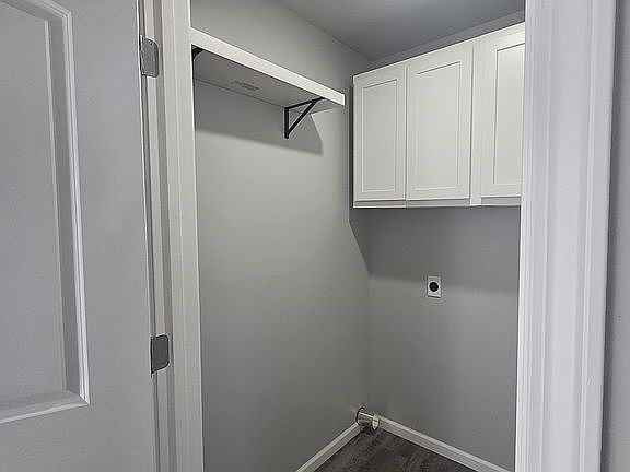 3rd image of 4061 Breckenridge Dr