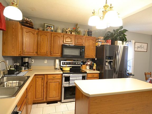 4th image of 320 S 19th St