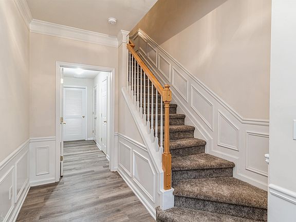 2nd image of 2353 Towneview Ct Unit 8