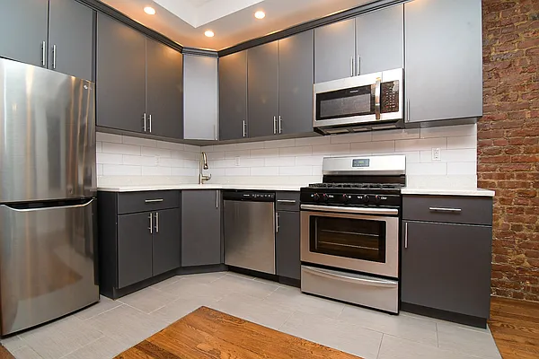 Rented by Compass | media 36