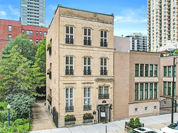 1150 N La Salle Dr, Chicago, IL 60610