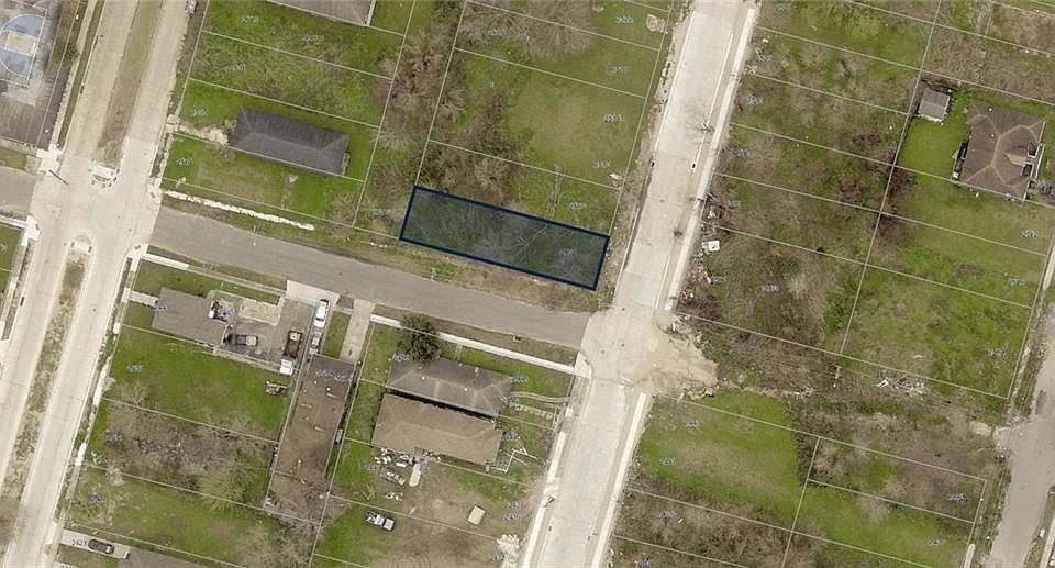 2nd image of 2502 Lamanche St