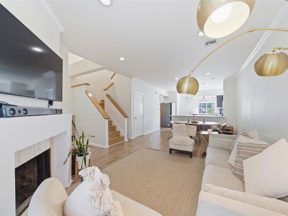 3rd image of 2100 Huldy St APT 4