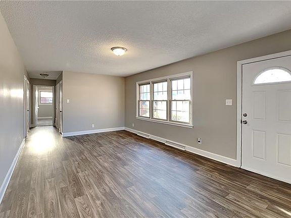 2nd image of 2579 Hyde St