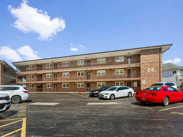 26 N Pistakee Lake Rd APT 3E, Fox Lake, IL 60020