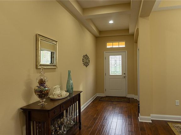 3rd image of 32653 Summerglade Dr