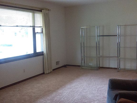 5th image of 3131 Higgins Ave SW