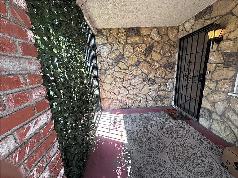 3615 Caspian Ave — Photo 4