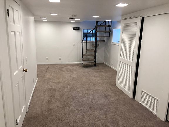 4th image of 2023 N Kenmore Ave APT 1R