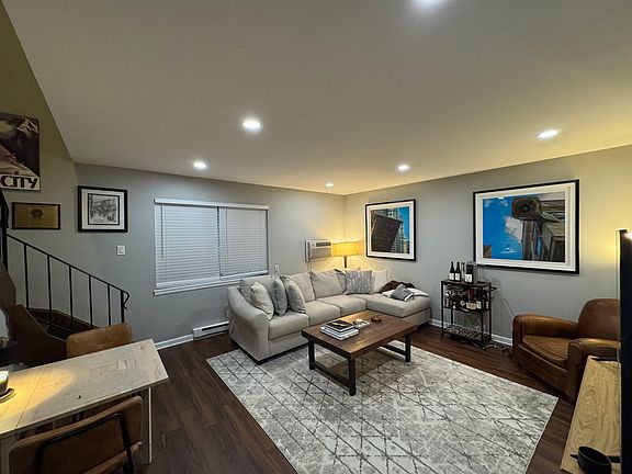 2nd image of 2115 N Sedgwick St #5682226d4