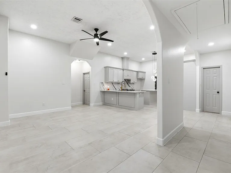 9403 Spaulding St — Photo 8