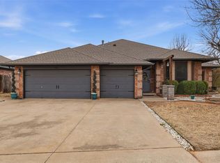 704 N Geronimo Way, Mustang, OK 73064