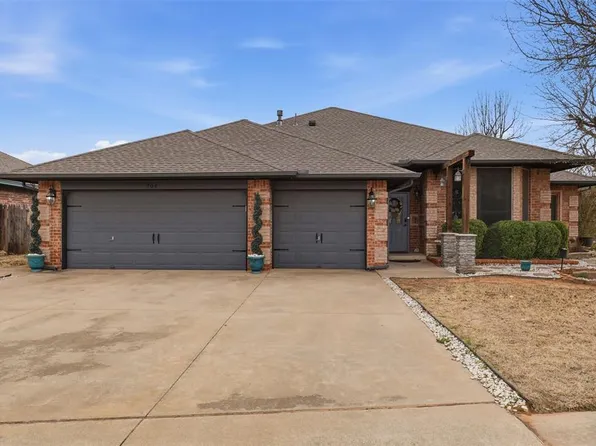 704 N Geronimo Way, Mustang, OK 73064