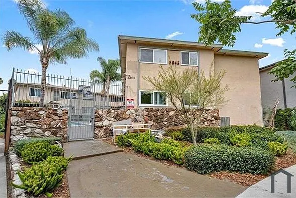 2 bed, 900 sqft, $2,095 — Photo 3