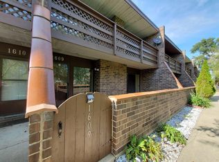 1609 Kenneth Cir, Elgin, IL 60120