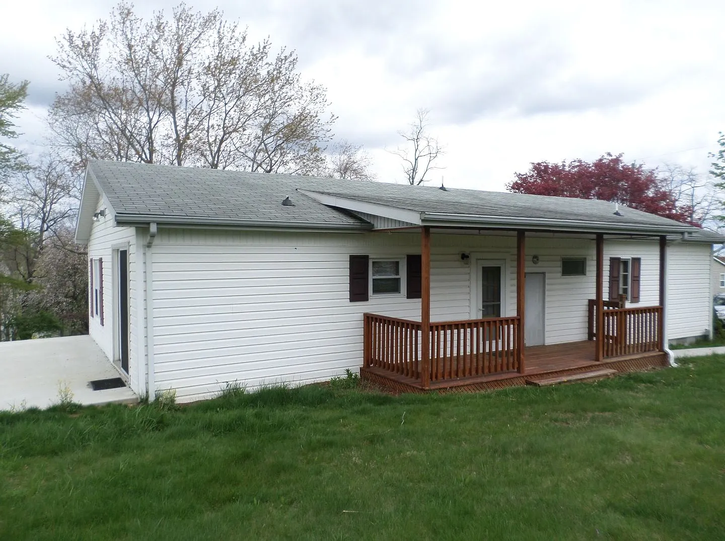 3 Bedroom 1.5 Bath House — Photo 3