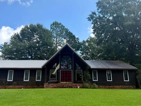 910 Pineridge Dr, Montezuma, GA 31063