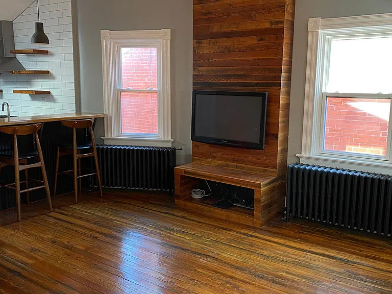 1741 Chase Ave — Photo 6