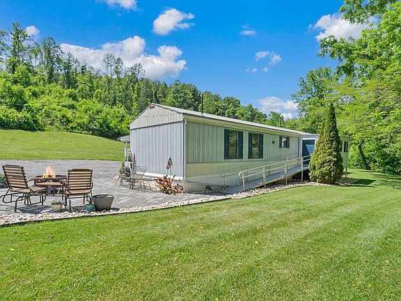 4th image of 22 Walnut Grove Cir