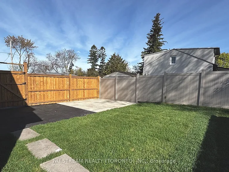 261 Essex Ave — Photo 20