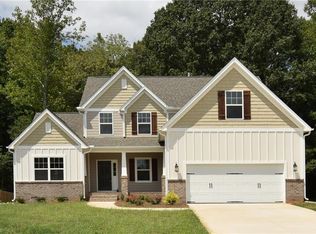 215 Meadowfield Run, Clemmons, NC 27012