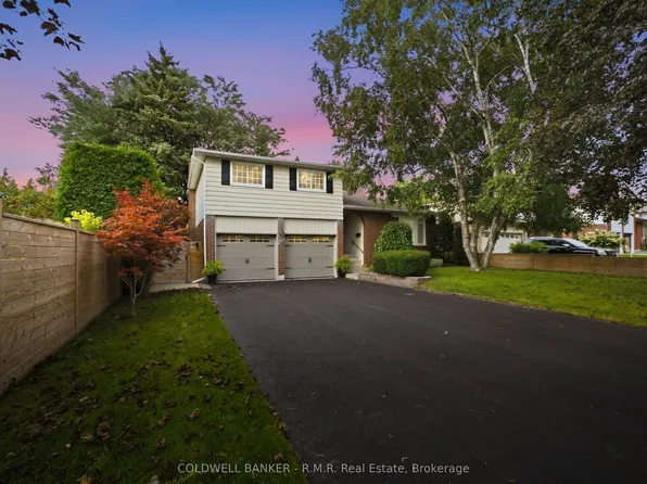 946 Beaufort Ct, Oshawa, ON L1G 7J8