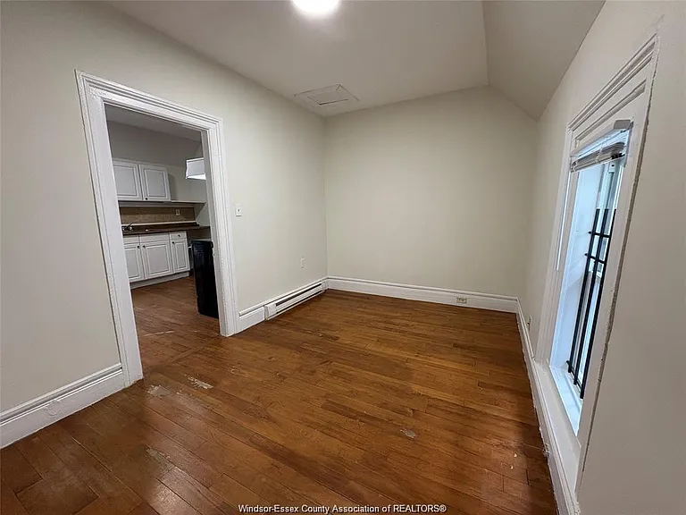 454 Crawford Ave — Photo 11