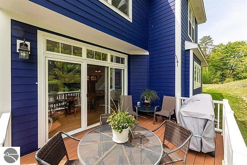 3 bed, 3.5 bath, $3,300 — Photo 4