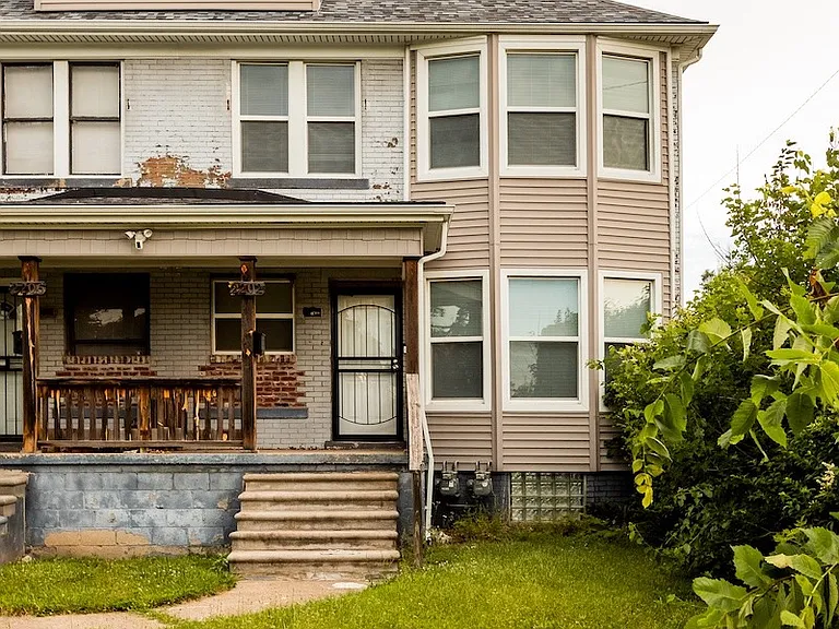2202 Lothrop St — Photo 12