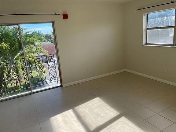 4th image of 16215 NE 18th Ct APT 314