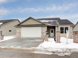 3808 N Crosscreek Cr Cir, Appleton, WI 54913
