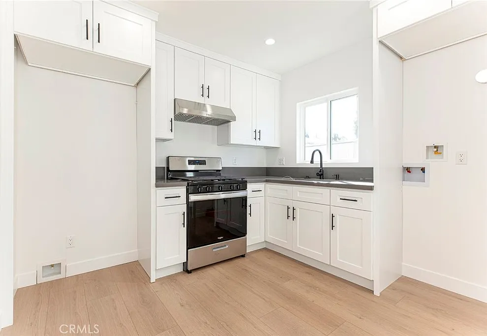 1 bed, 420 sqft, $1,900 — Photo 4