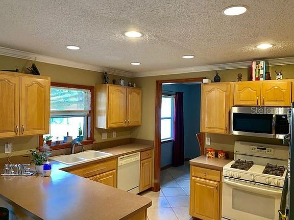 3rd image of 3532 Coram Ln