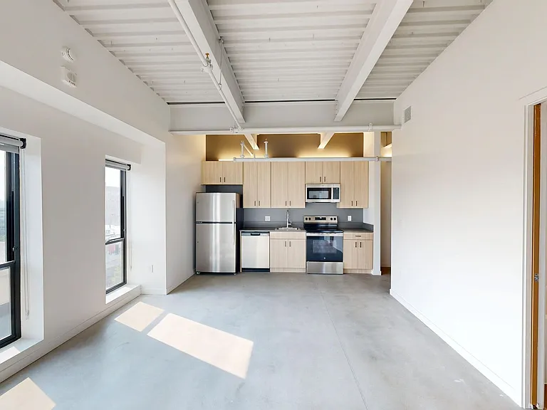 418 East Grand — Photo 56
