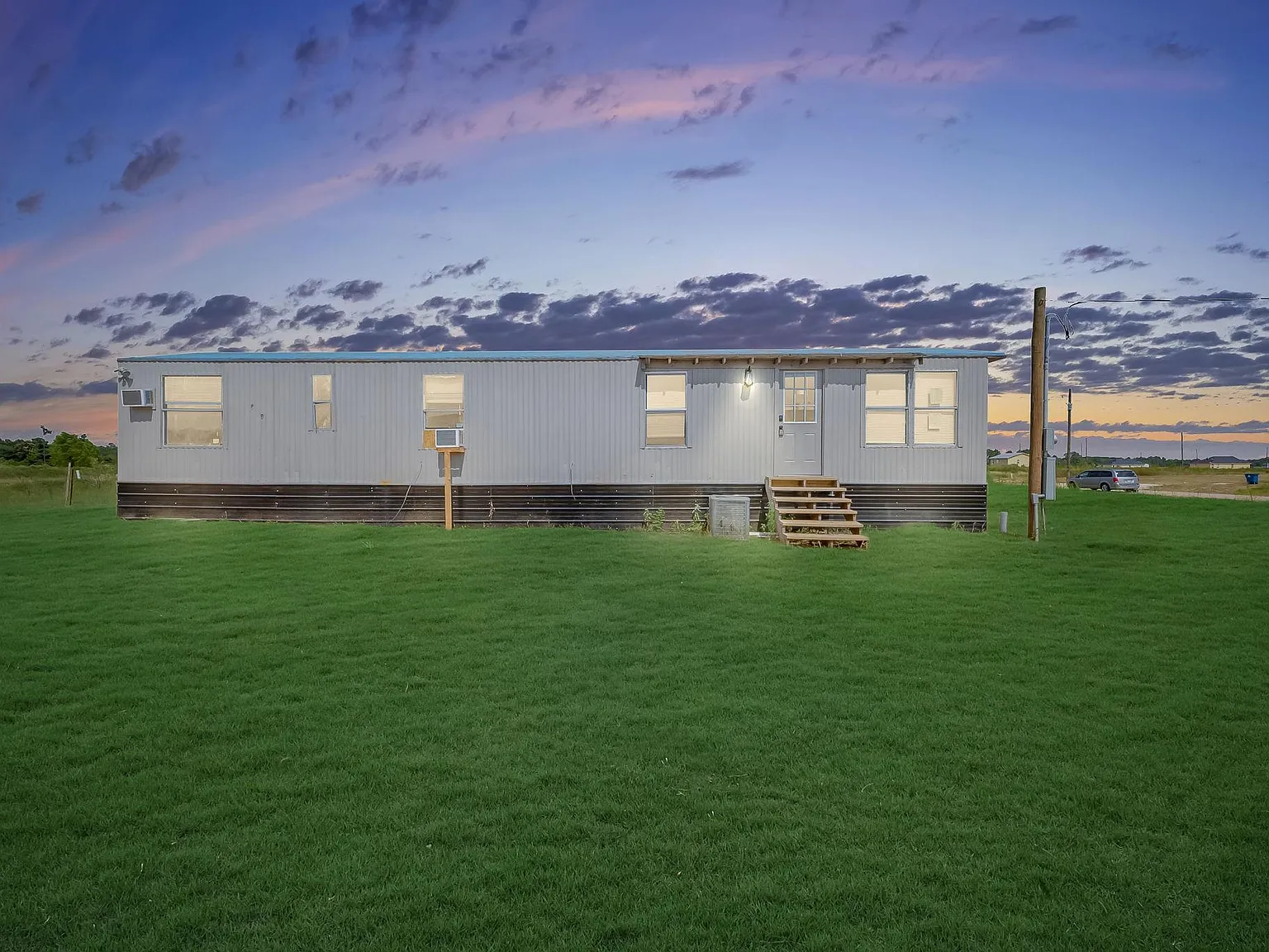 2 bed, 1.0 bath, 730 sqft, $900 — Photo 1
