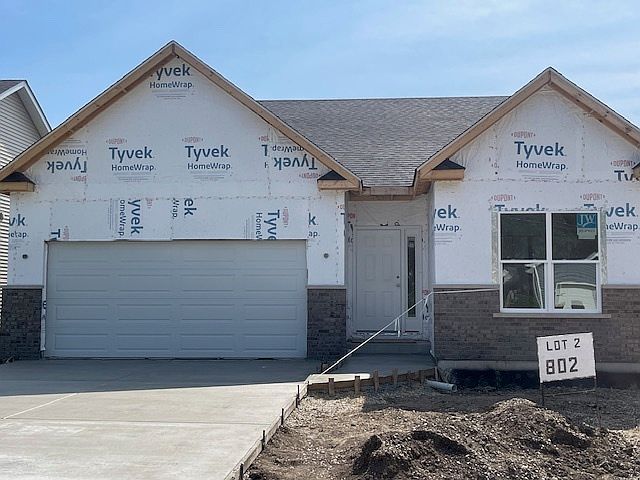 2nd image of 802 Bristol Ave