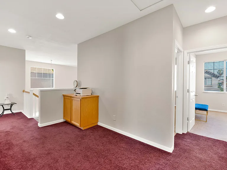 355 Foxglove St — Photo 8
