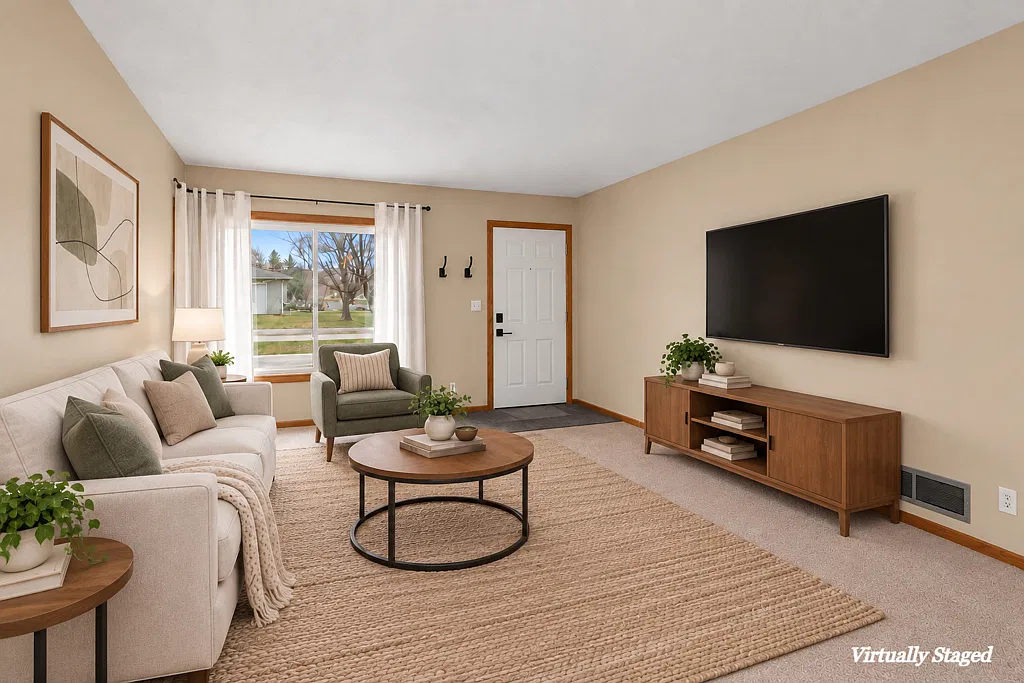 4BR/2BA, Attached Garage, Minute to 35W Arden Hills — Photo 4