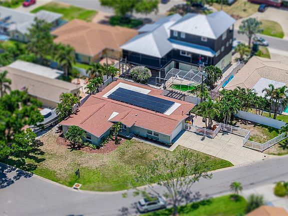 4th image of 6717 CARDINAL DRIVE S