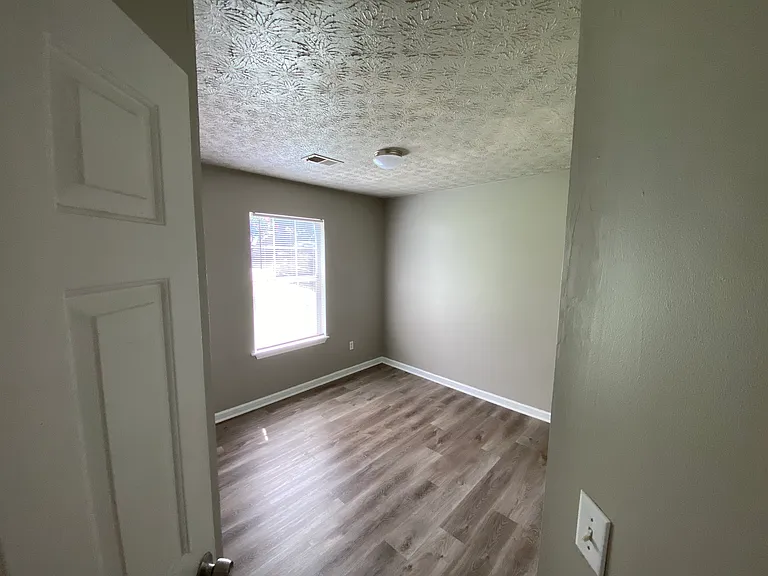 1810 Killarney Dr SW — Photo 19