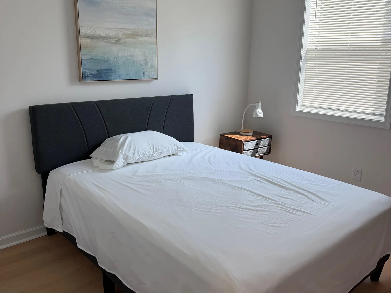 3 bed, 2.5 bath, 1300 sqft, $1,001 — Photo 2