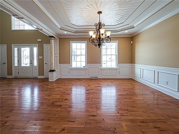 5th image of 118 Dalliance Ct