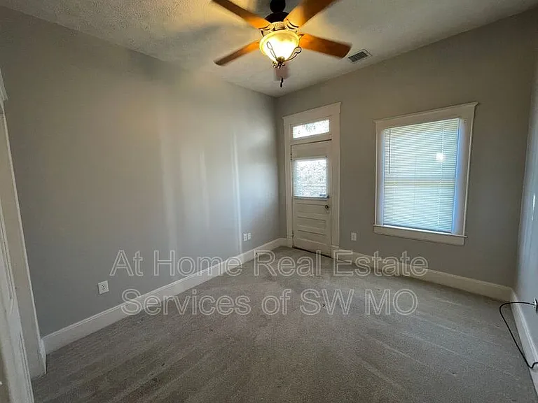 769 S South Ave #C — Photo 8