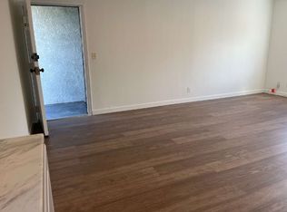 20479 Vanowen St, Winnetka, CA 91306
