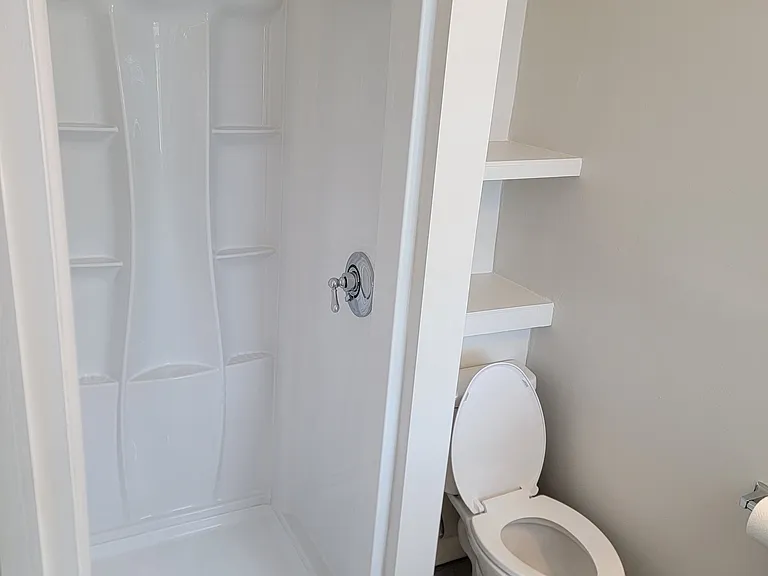 10 Hillhurst Ave #3 — Photo 9